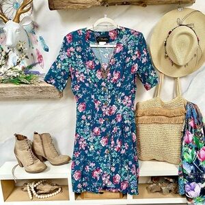 Timeless Vintage retro floral boho dress w gardenia shabby chic vibe